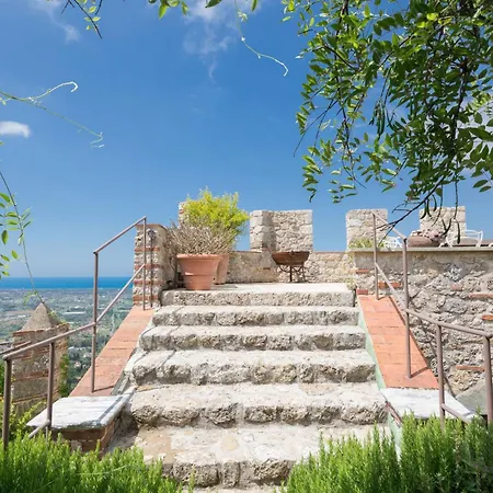 La Rocca Villa *